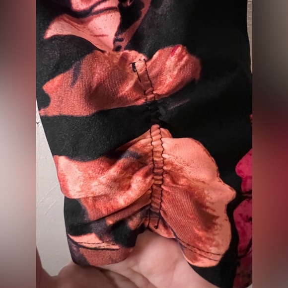 Calvin Klein Performance Women’s Size M Crop Leggings - Picture 4 of 5